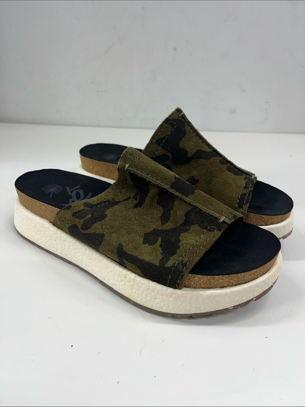 New OTBT Slip-On Womens Sandals  Camo Green & Black Size 9